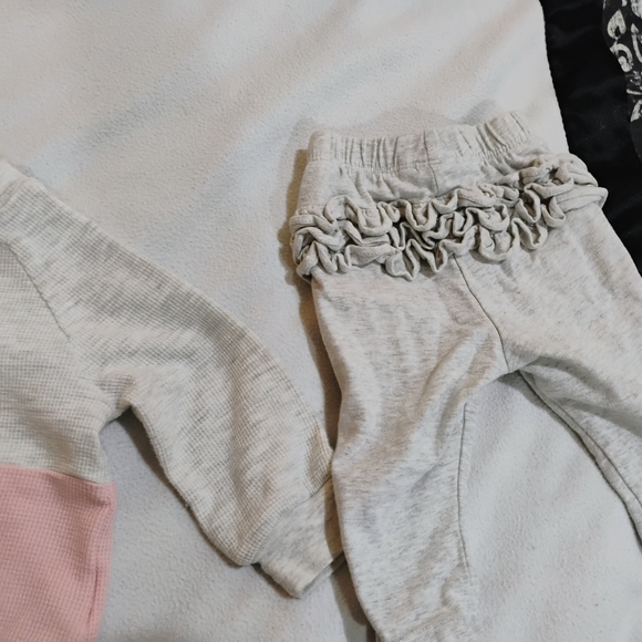 Charming Kids 8 Piece Clothing Set with Playful Prints - Picture 9 of 10